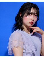 アンアタッシュ(UNE ATTACHE) “Ember of Black”顔周りレイヤーカット×黒を纏う夏のまなざし