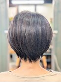 襟足すっきり、フォルムふんわりショート