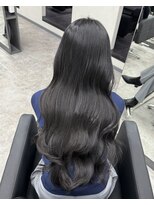 コンマ(,) 大人上品なブルーグレージュ