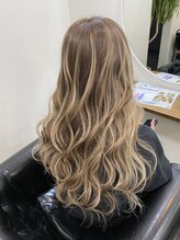 「オーダーメイドカラー」×「最高級人毛100%」で、誰もが憧れる圧倒的馴染みの艶ロングへ。
