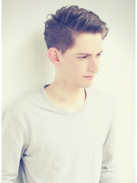 ジジバイワースホワイル(jiji by WORTH WHILE) 七三オールバック/ショートレイヤー/コンマヘア/かき上げヘア