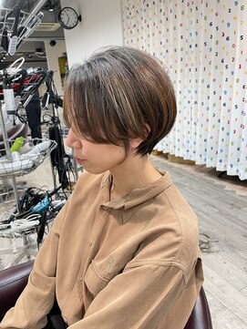 コワファーストナガサキシャンプーボーイ(COIFF1RST NAGASAKI SHAMPOO BOY) 大人可愛い20代30代40代黒髪前下がりショートボブ/長崎/浜の町