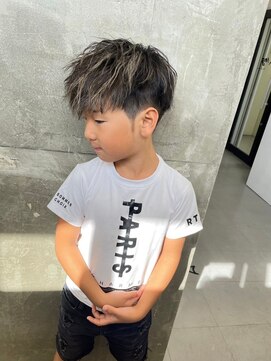 メンズサロン キング 梅田店(Men’s salon K!ng) 波巻きツイストスパイラルパーマ/フェザーパーマ/眉毛/メンズ