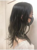 くすみグリーンの大人グラデ