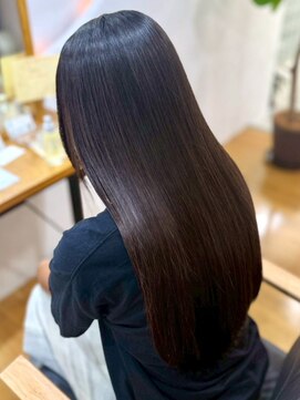 ミツバ(3tuba) 美髪ストレート ツヤ髪 ロングヘア 髪質改善 20代 30代