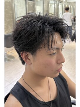 オーシャントーキョー ホワイト 原宿(OCEAN TOKYO WHITE) 黒髪フェザーパーマショートアップバング