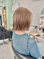 ヒビヲ 天神警固(HIBIO) ショートボブ切りっぱなしボブタッセルボブブリーチダブルカラー