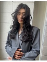 リンネ(Lin'ne)&nbsp;ドライな質感のウェーブヘア