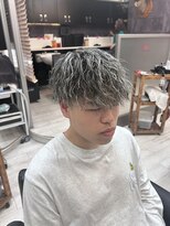 ヘアー ラボ エムツー(hair lab m2)&nbsp;細めメッシュ×ハイライト｜ツイスト履歴メンズカラー