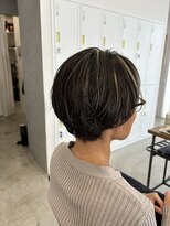 テラス トヨタ(Telasu Toyota)&nbsp;マッシュショートレイヤーカットとハイライトカラー◎