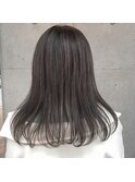 オリーブベージュ×ロブカットスタイル