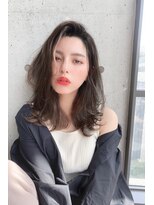 ジーナ 銀座(Zina) 20代30代エアリーミディダークアッシュハイライト【Zina銀座】