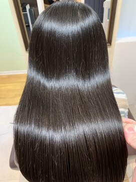 トゥーリ(tuuli) 黒髪 オフィスヘア ホワイトアッシュ 髪質改善 杉嶋梨紗