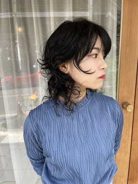 トナリ(tonari) ハードパーマでレイヤースタイル