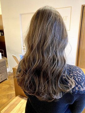 トリート 八千代緑が丘店(TREAT) アッシュハイライト×ロングヘア_八千代緑が丘駅