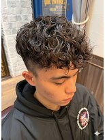 ミリオンバックス 上野(Million Bucks)&nbsp;立体感際立つスペインカール<理容室>[メンズ/シェービング/上野