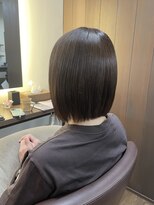 ミーツ meets+&nbsp;【大人クール】ハイトーングレージュ×パツっとボブ
