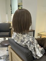 ルディー バイ ヘアーポケット(rudii by HAIR POCKET)&nbsp;あご下切りっぱなしボブ×ヘーゼルベージュ