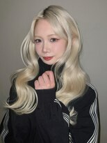 ヴィヴィッド オモテサンドウ(ViViD omotesando)&nbsp;ハイトーンカラー ホワイトブロンド 透明感 髪質改善 韓国風