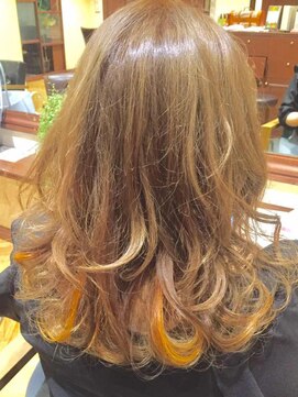 綾瀬 ダズルヘアデザイン(Dazzle Hair Design) ミディアムレイヤー／デザインカラー／ハッシュカット／韓国風