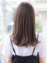 ルティア(Lutia)&nbsp;アッシュベージュ 簡単スタイリング 切りっぱなしセミディ