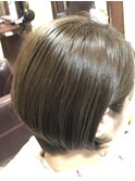 ベージュショートボブ