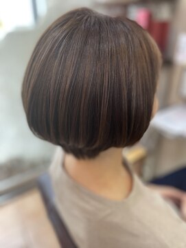 トヌコア ルア 下北沢店(TONUKOA RUA) 【サロンスタイル】白髪ぼかしのハイライト