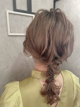 ロカット サロン(Roquat Salon) ニュアンス 編みおろし アンニュイ【アレンジ ヘアセット 立川】