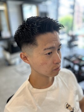 フランクスバーバーリザーブ 人形町店(FRANK’S BARBER RESERVE) スキンフェード×アップバング y