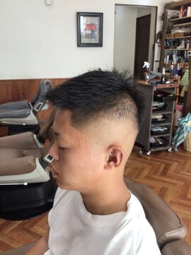 バーバーパパハウス(BarBer PaPa) スキンフェードドライブロー