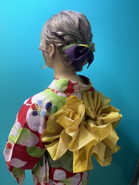 リエラ 新宿(RIERA) ツイストアップ