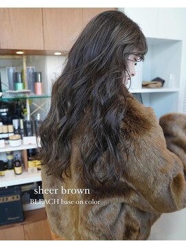 ビュートリアム 七里ヶ浜(BEAUTRIUM) 透明感グレージュカラーとロングスタイル