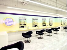 ウィル 横浜(WILL)の雰囲気（カラフルな店内◎#横浜駅#学割U24#ブリーチなしダブルカラー）