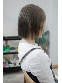 ミルクティーベージュ切りっぱなしボブ
