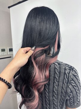 ベルグローアルファ(BELLE GROW ALPHA) シールエクステでインナーカラー/MIYU