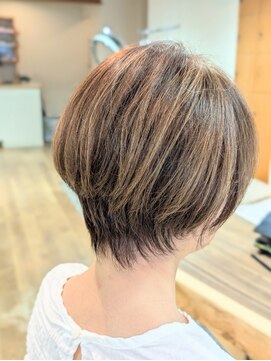 シルフ 武蔵小金井店(sylph) ハイライト × ローライト 白髪ぼかしショート