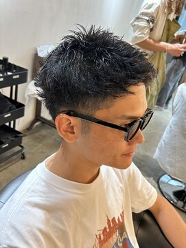 ビハインドザカーテン(BEHIND THE CURTAIN) 【癖毛を活かしたカット】メンズショート×スパイキー