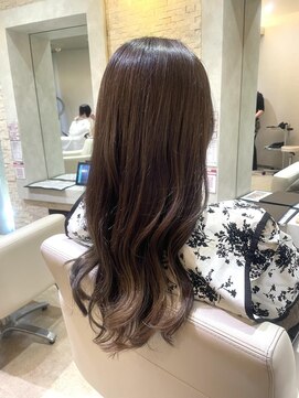 ヴィサージュプラス(VISAGE plus) 秋のまろやかアッシュグレーで透明感アップ