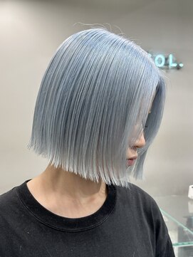 ソル ジングウマエ(SOL JINGUMAE) 水色/切りっぱなしボブ/ブルーカラー