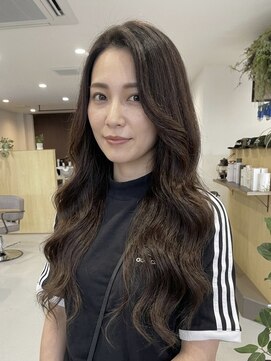 チオ(Chio) かき上げバングで魅せる韓国風極上リッチロング