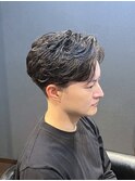 ビジネスツーブロックショート フェザーパーマ サイドパート