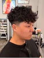 メゾンフォーメン 心斎橋店(Maison for men) スペインカール フェードカット テーパーフェード