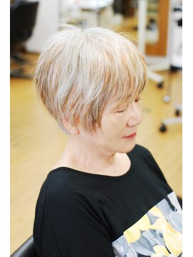 ベル(BELL) 白髪にオレンジブラウンのローライト♪【BELL桜新町/用賀】