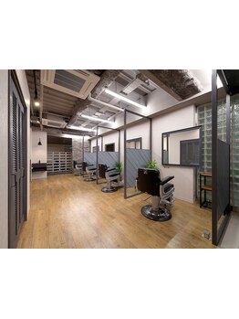 【谷町四丁目駅2分/半個室/21時迄】ONもOFFも全力で楽しむ、オトコの為のサロン<Sunny's BARBER>