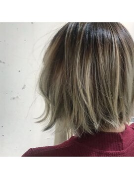 エル(EL by green) [ＡＫＩＫＯ]ハイトーンベージュ×ボブウルフ☆0112327997