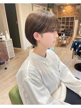 バース プレイス(BIRTH PLACE) 丸みショートボブ