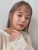 ノイカーム(noi Calm)&nbsp;顔周りレイヤーカットグレージュカラーくびれボブベージュカラー