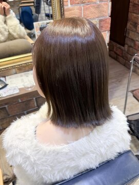 ルーダ(RUEDA) 切りっぱなしボブ