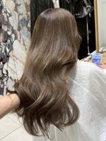 アルティーナ(altina) くすみブラウン/艶髪/レイヤーカット