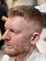 フランクスバーバー アンド ビアークラブ(FRANK'S BARBER and BEER CLUB) MEN’S HAIR/サーフカール/刈り上げセンターパート/有楽町